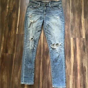 American Eagle Outfitters Women's size 8 Distressed Jeans